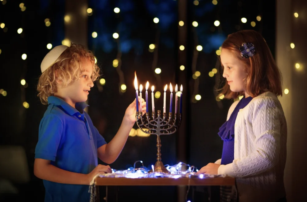 kids with menorah